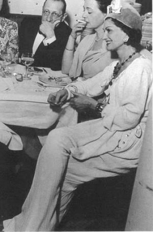 Coco Chanel photos - Older Coco Chanel pictures - Coco Chanel elegance.jpg